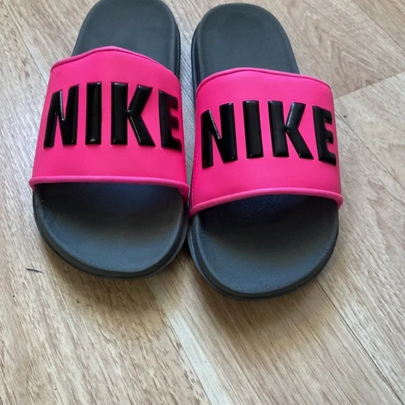 Pink Nike Offcourt Women's Slide Sandals Size 9 - Picture 4 of 8
